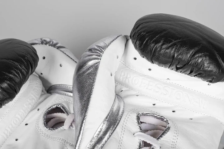 Paffen Sport "Pro Mexican TF" Wettkampfboxhandschuhe für Profis, Schwarz/Silber Metallic