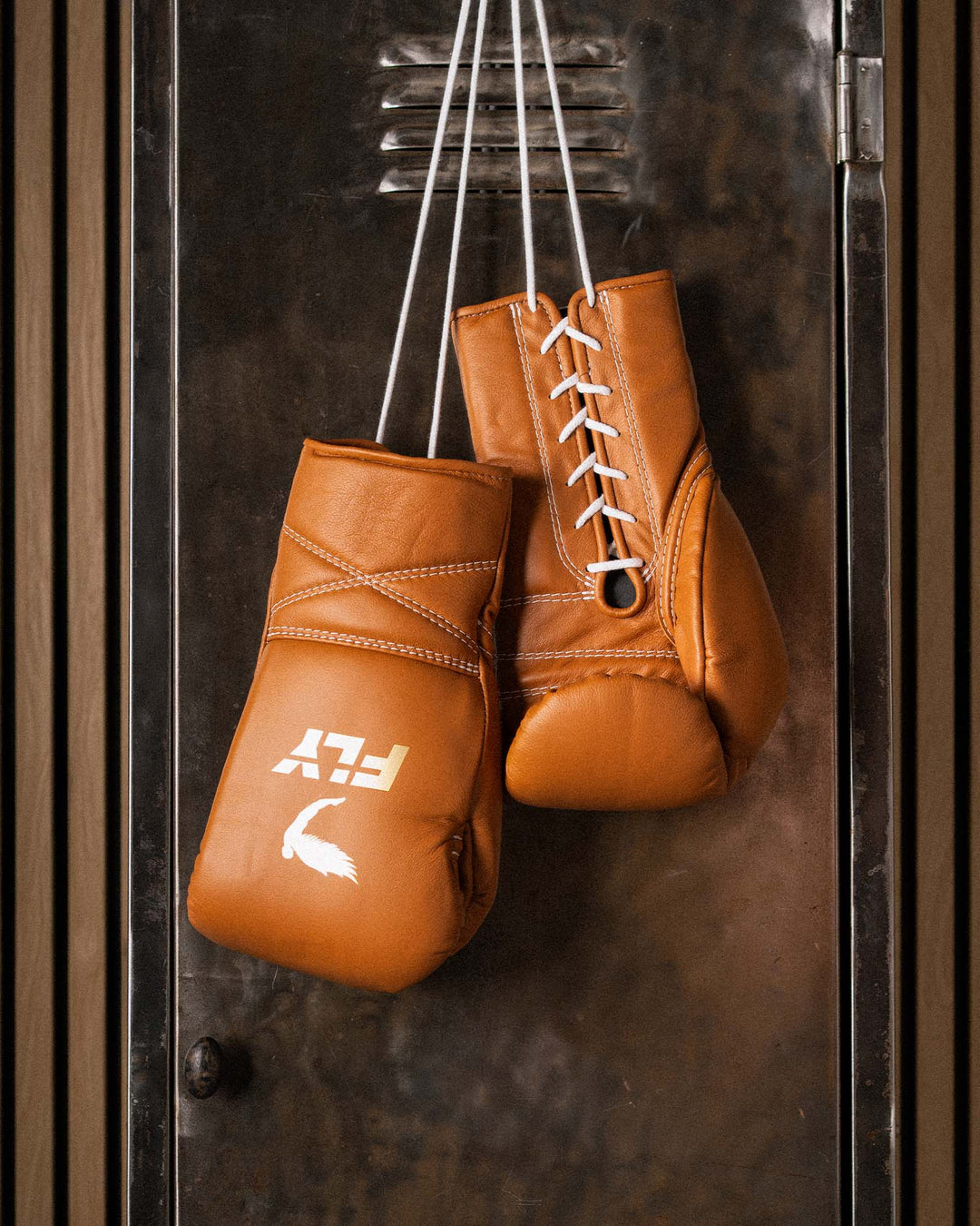 Fly “Superlace 2“ Premium Lace-up Boxhandschuhe, Windsor Tan
