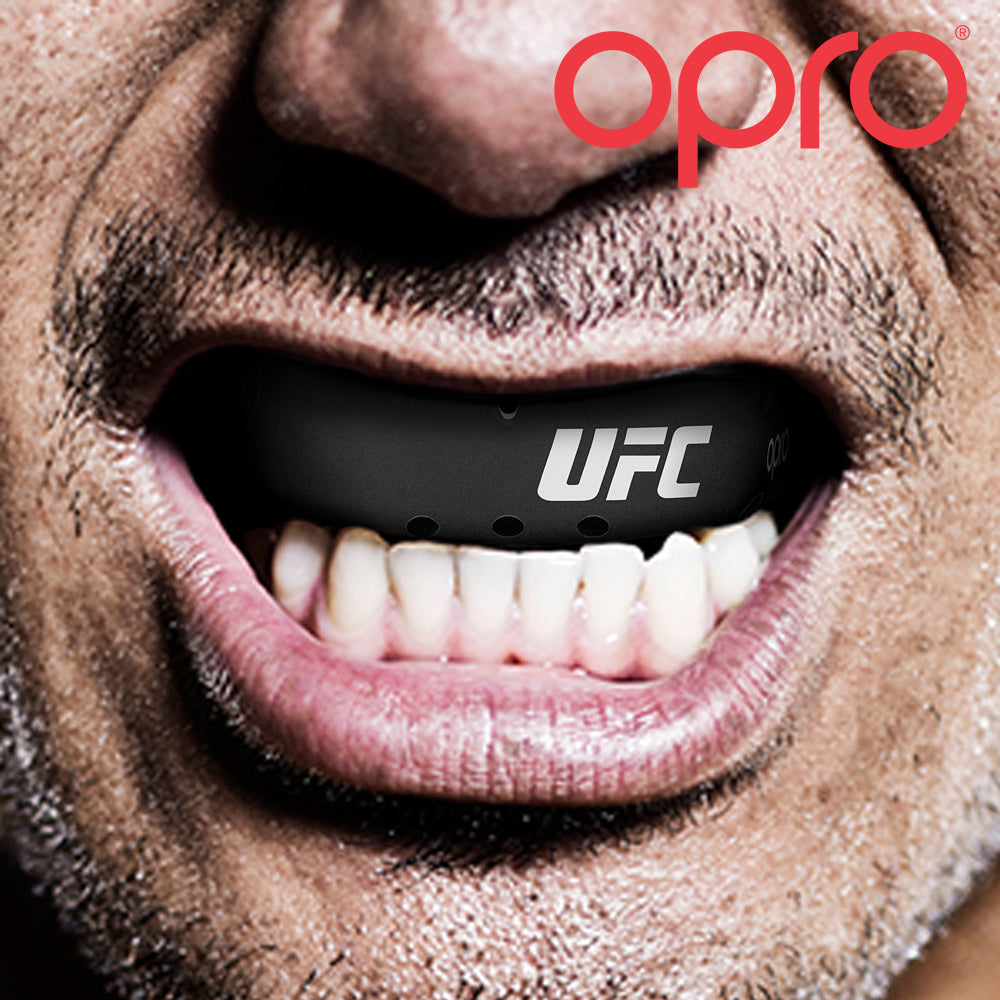 UFC Opro Mundschutz "Silver" Schwarz/Rot